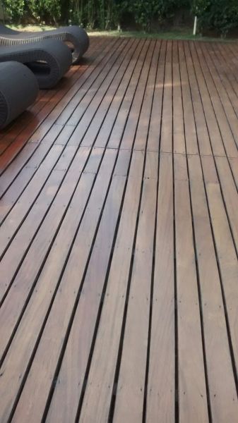 Colocação e restauração de deck de piscina, m²